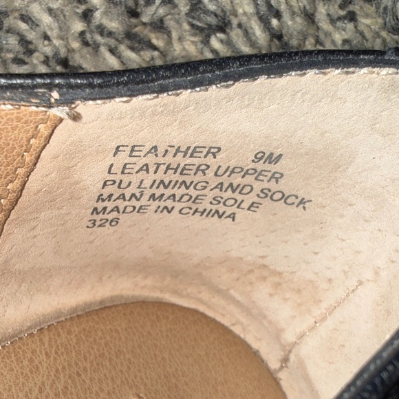 STEVE MADDEN Women's Feather Black Leather Pointed Toe Slip-on Flats 9M - Picture 5 of 6